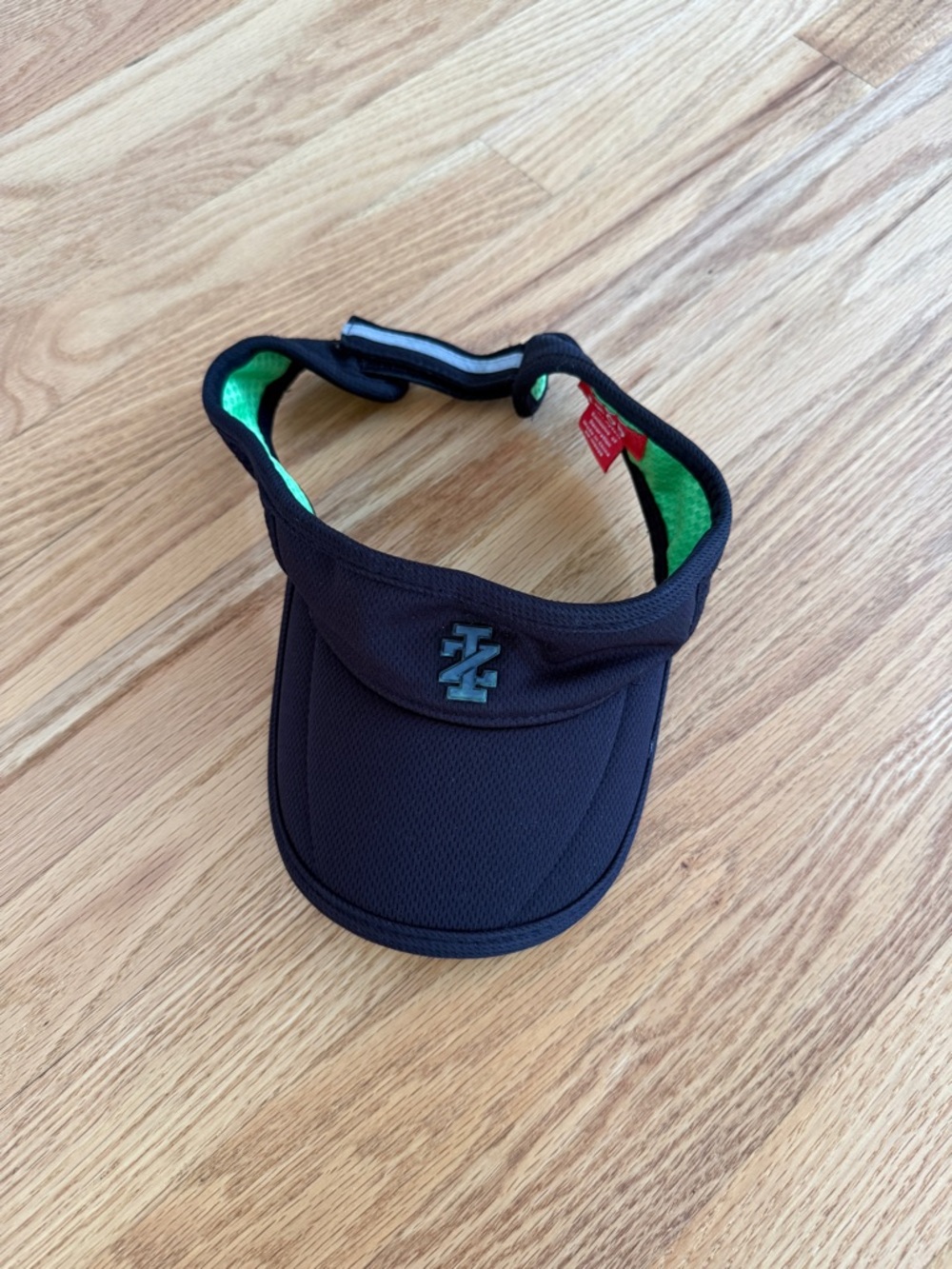IZOD black and green visor cap hat
